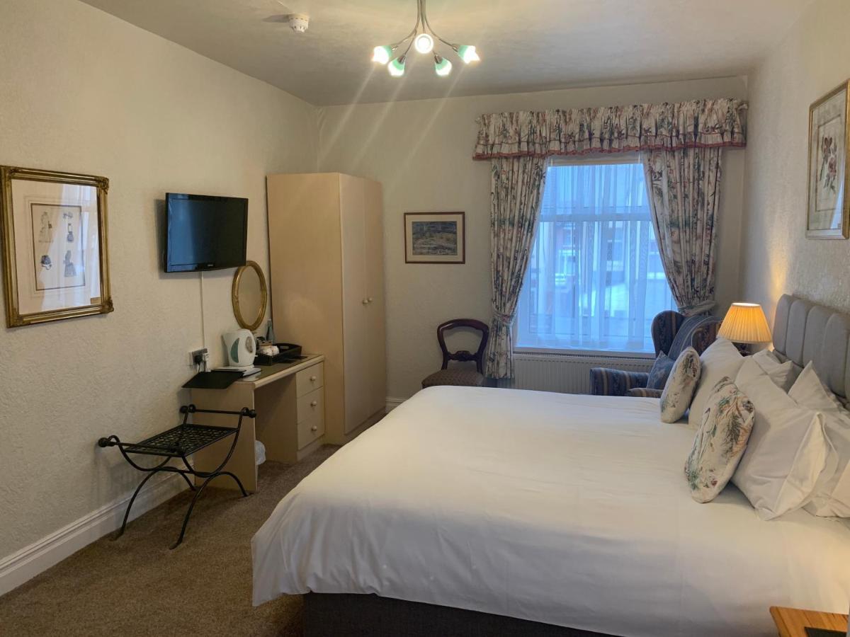 The Gaydon Bed & Breakfast Lytham St Annes Bagian luar foto