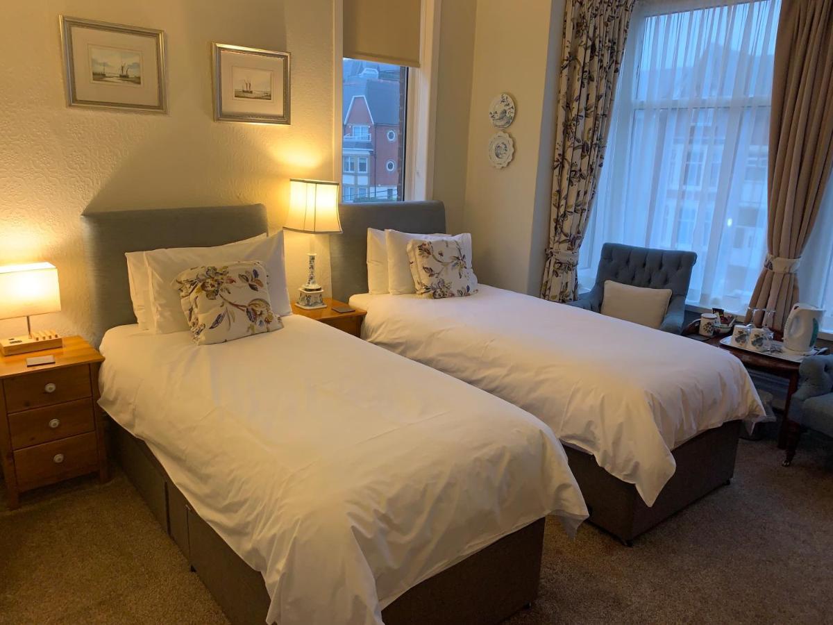 The Gaydon Bed & Breakfast Lytham St Annes Bagian luar foto