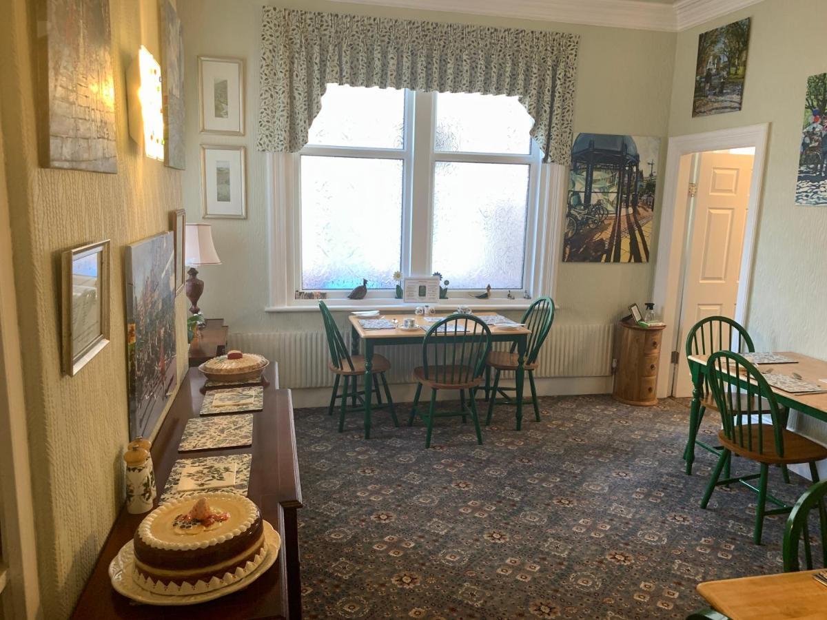 The Gaydon Bed & Breakfast Lytham St Annes Bagian luar foto