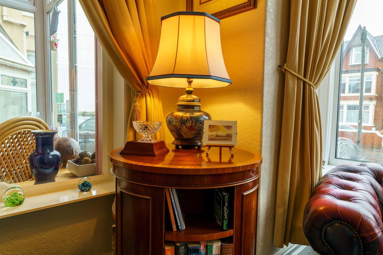 The Gaydon Bed & Breakfast Lytham St Annes Bagian luar foto