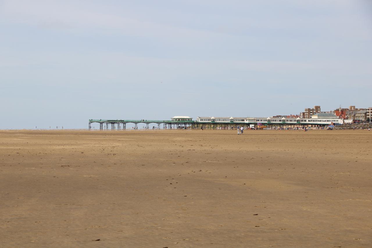 The Gaydon Bed & Breakfast Lytham St Annes Bagian luar foto