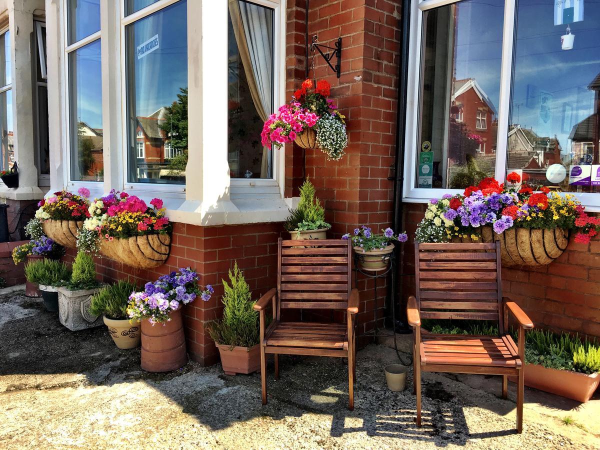 The Gaydon Bed & Breakfast Lytham St Annes Bagian luar foto