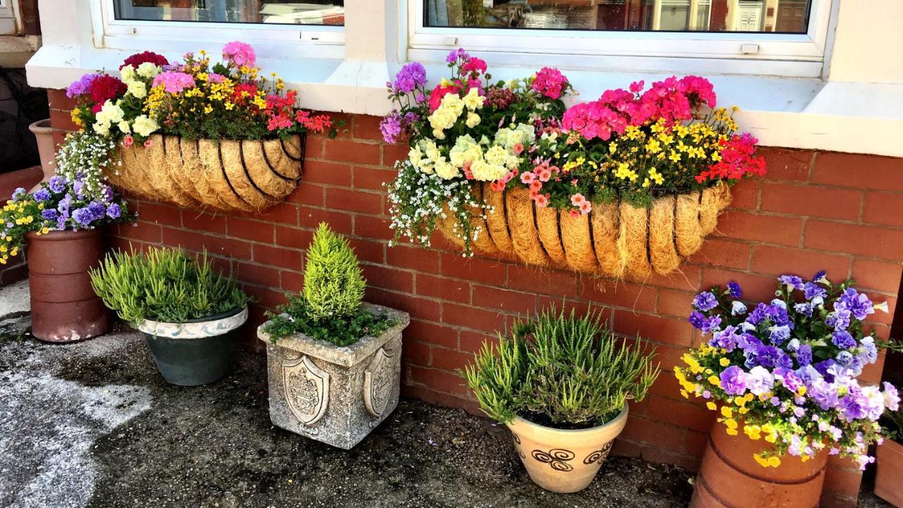 The Gaydon Bed & Breakfast Lytham St Annes Bagian luar foto